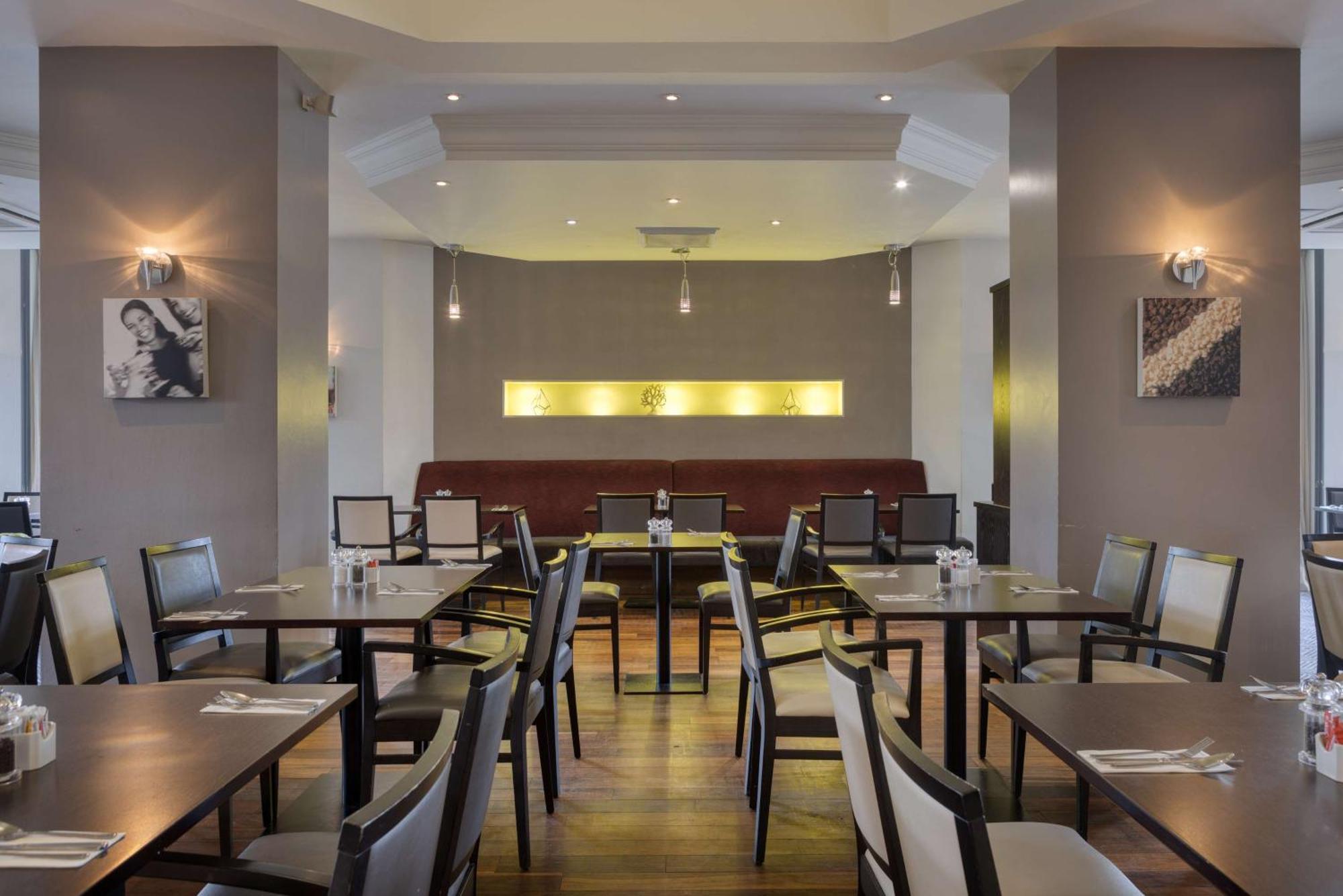 Hotel Doubletree By Hilton Dartford Bridge Exterior foto